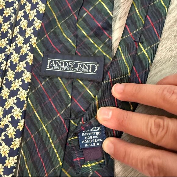 Lands' End Set of 2 100% Silk Navy Floral & Plaid Neck Ties - Picture 4 of 8